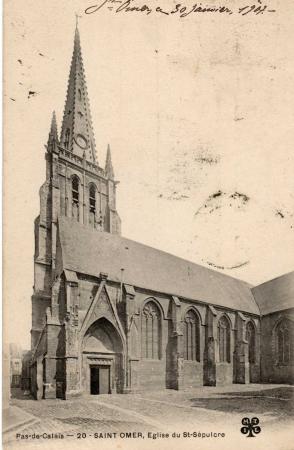 Cette église date de la fin du XIVéme siècle. La tour peu importante en hauteur est surmontée d'une flêche avec quatre clochetons.